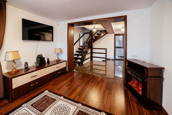 serban-cottage-scari